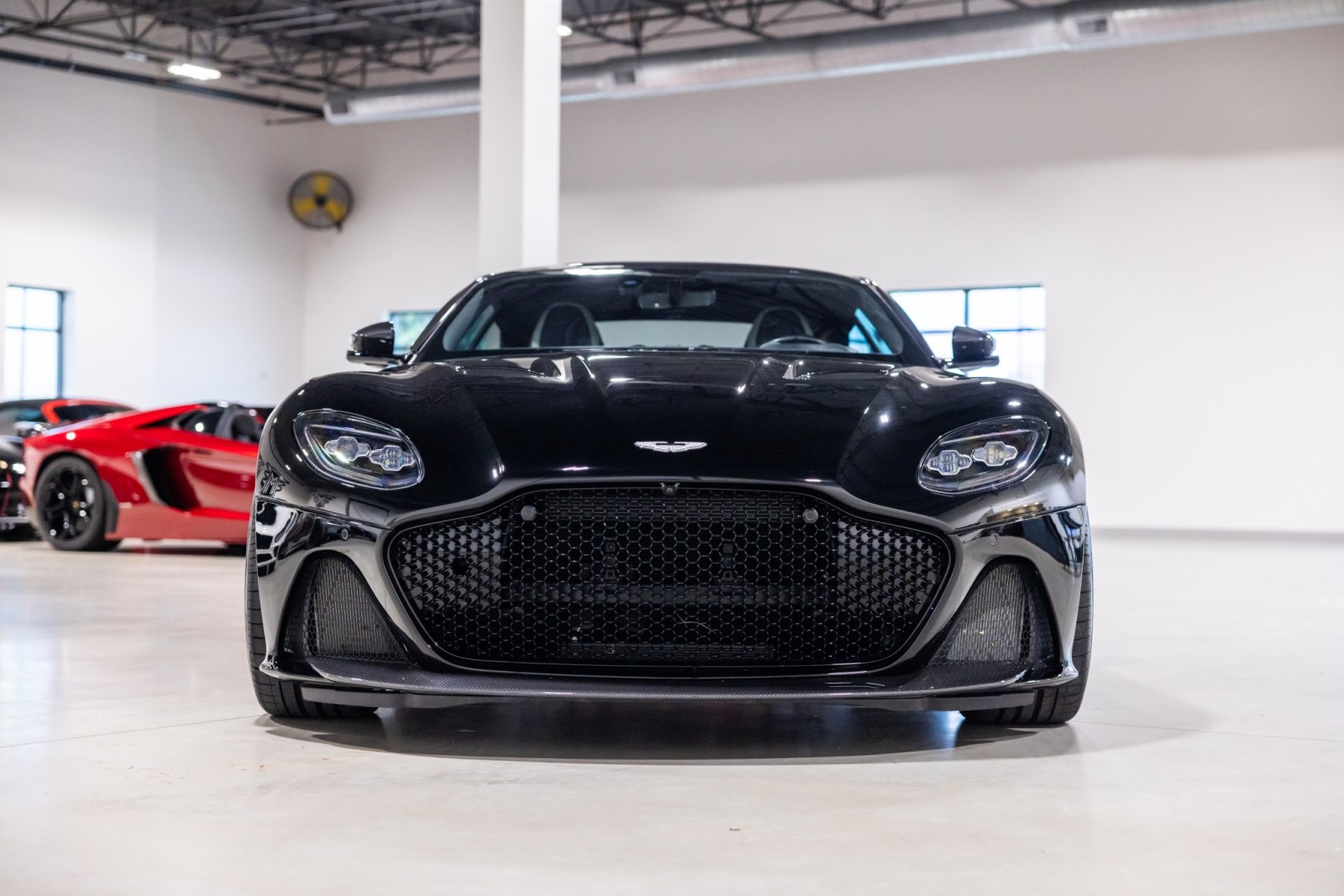 aston martin dbs 2022 SCFRMHAV3NGR02906 image aston martin dbs 2022 SCFRMHAV3NGR02906 image